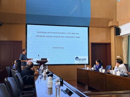 32142f6d7e3622c9fe15198810e2dd47