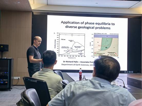 ad556df603ae3e10fba885d2c26ea7ab_